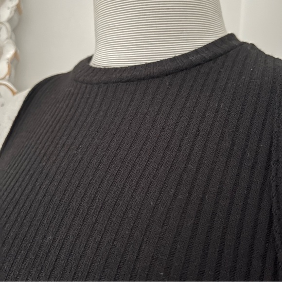 FREE WITH BUNDLE - Ribbed Cami - Picture 2 of 5